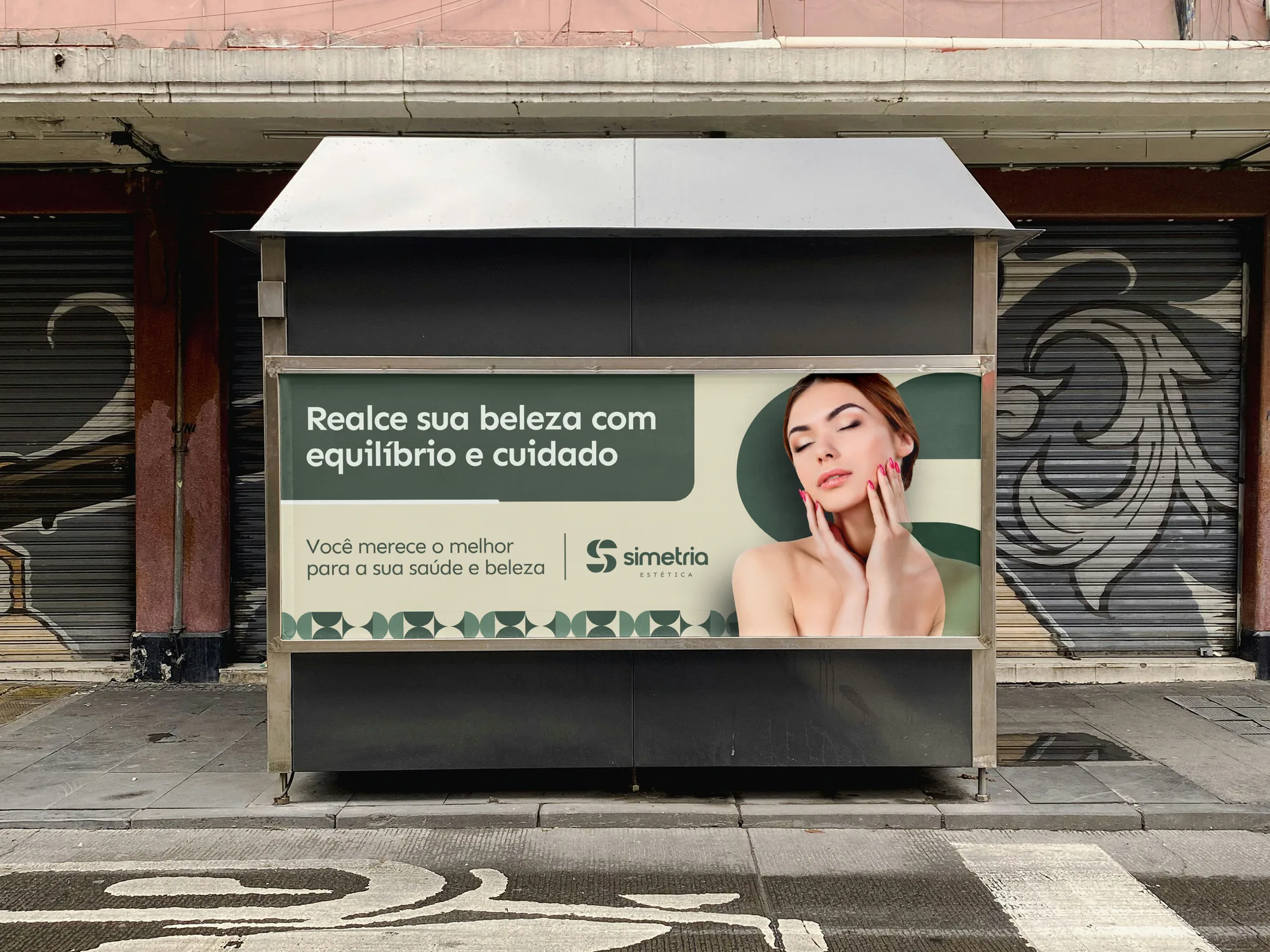 Visualização da identidade Simetria em mobiliário urbano
